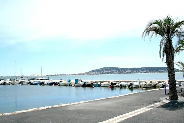 Les rives de l’étang de Thau à Balaruc-les-Bains