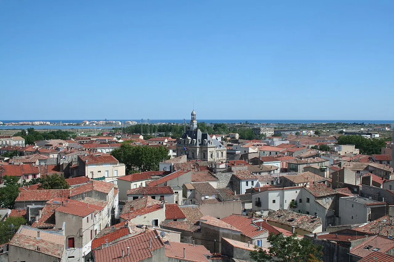 Frontignan, son centre historique et ses étangs